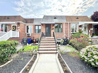 63-04 74th St, Middle Village, NY 11379