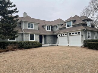 35 Shore Dr W, Mashpee, MA 02649