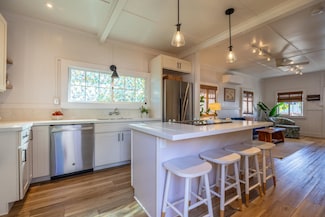 2126 W Vineyard St, Wailuku, HI 96793