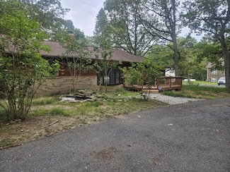 159 Summit Ave, Pocono Summit, PA 18346