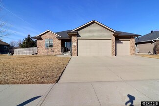 1015 Eastwood Dr, Fremont, NE 68025