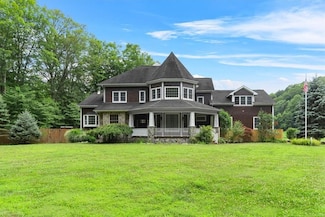 1081 E Mountain Rd S, Cold Spring, NY 10516
