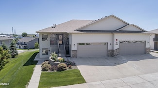 1519 N 35th St Unit 2, Bismarck, ND 58501