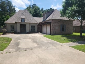 12742 Diamond Lake Dr, Walker, LA 70785