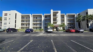 9230 Lagoon Place Unit 310, Davie, FL 33324