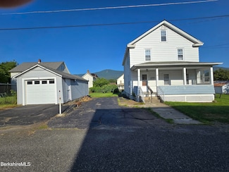 10 Hayer St, Adams, MA 01220