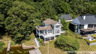 873 Park St, Saugatuck, MI 49453