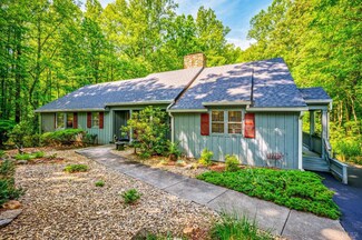 4741 John Scott Dr, Lynchburg, VA 24503