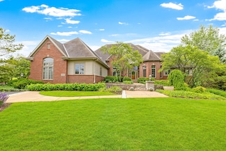7941 W Rolling Field Dr, Mequon, WI 53097