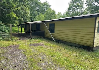 6460 Lansing-Edmond Rd, Lookout, WV 25868