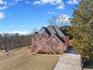 7801 Lake Ridge Dr, Hixson, TN 37343
