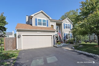 2726 Providence Ln, Lindenhurst, IL 60046