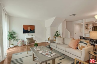 11230 Peach Grove St Unit 104, North Hollywood, CA 91601