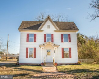 909 Clarke Ave, Pocomoke City, MD 21851