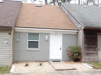 932 S Lipona Rd, Tallahassee, FL 32304