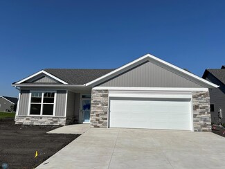 4943 Avery Ln S, Fargo, ND 58104