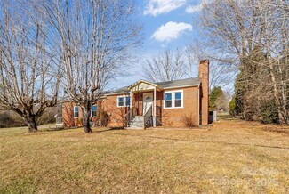 802 Saint Marys Church Rd, Morganton, NC 28655