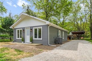 17469 Laurel Ave, Lake Milton, OH 44429