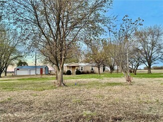 9280 50th Rd, Galesburg, KS 66740