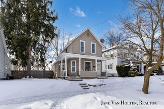 1212 Crosby St NW, Grand Rapids, MI 49504