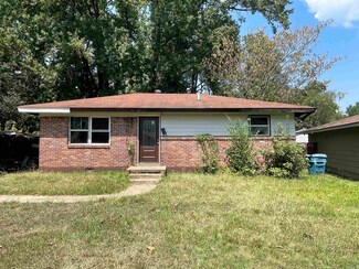 9708 Woodford Dr, Little Rock, AR 72209