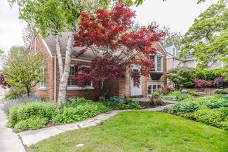 920 Stoddard Ave, Wheaton, IL 60187