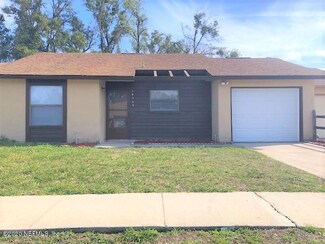 10717 Meadowlea Cir W, Jacksonville, FL 32218