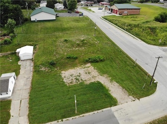 2221/2223 S 22nd St, Saint Joseph, MO 64503