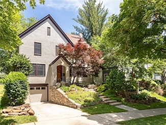 302 E 68th St, Kansas City, MO 64113