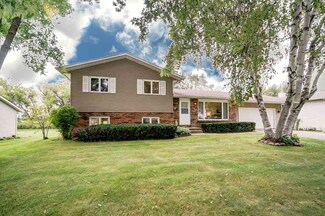 163 Sunrise Ln, Fall River, WI 53932