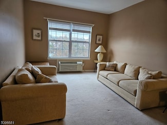 9310 Richmond Rd Unit 310, West Milford, NJ 07480