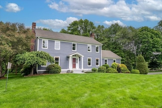 10 Hundred Acres Rd, Newtown, CT 06470