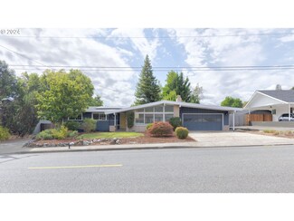 725 NW Midland Ave, Grants Pass, OR 97526