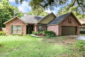315 Teakwood Dr, Youngsville, LA 70592
