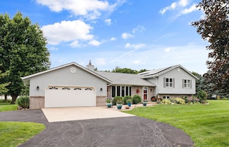 5447 W Netherwood Rd, Oregon, WI 53575