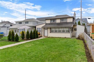 25 Oak Hill View, Rochester, NY 14611
