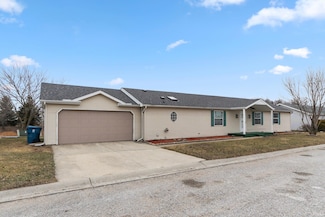 6821 Albatross Dr, Fort Wayne, IN 46806