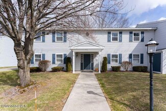 154 Cedarview Ln, Watervliet, NY 12189