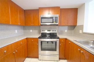 218 NW 12th Ave Unit 502, Miami, FL 33128