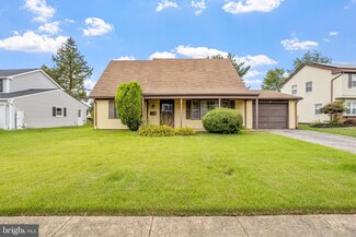 21 Hepburn Ln, Willingboro, NJ 08046
