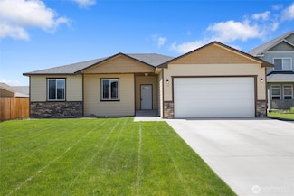 546 S Driftwood Ln, Moses Lake, WA 98837