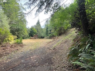 59553 Halfway Rd, Coos Bay, OR 97420