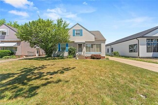 15413 Greendale Rd, Maple Heights, OH 44137