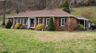 1089 Mimosa St, Grundy, VA 24614