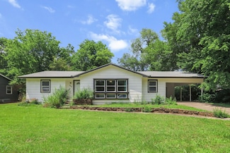 2300 W Holly St, Fayetteville, AR 72703