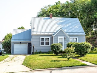 715 W Maple St, Sturgeon Bay, WI 54235
