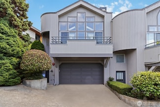 10135 NE 64th St Unit A, Kirkland, WA 98033