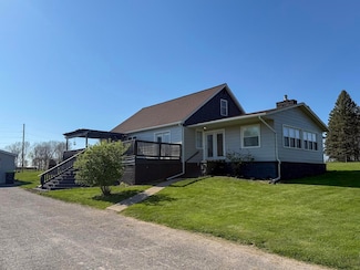 7166 S Eberhart Ave, Clare, MI 48617