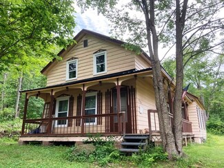 503 S 2nd Ave, Corry, PA 16407