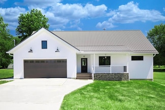 102 Berry Ln, Friendly, WV 26146